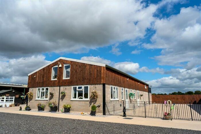 3 Bedroom Barn Conversion For Sale In Bent Lane, Crowton, CW8