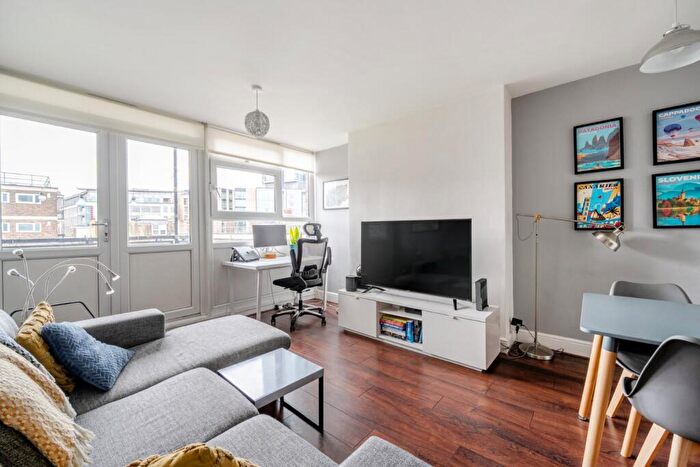 2 Bedroom Flat For Sale In Thoresby Street, Islington, London, N1