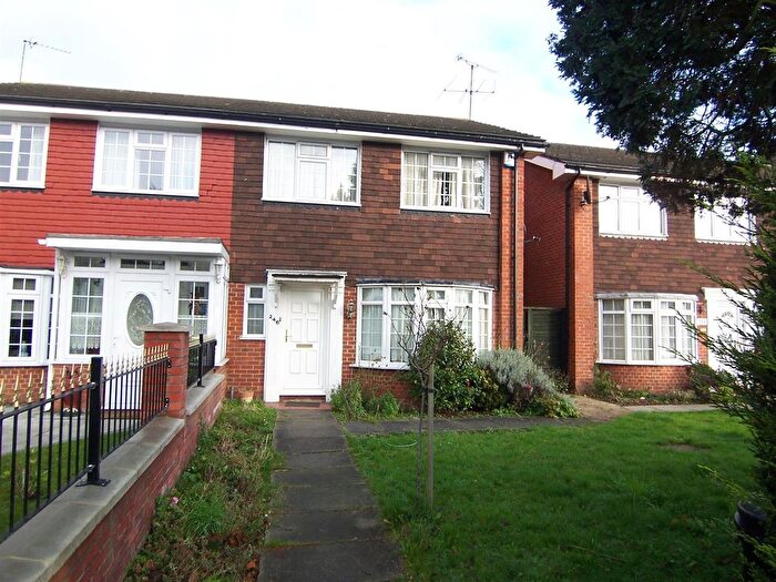 4 Bedroom Semi Detached House To Rent In Coombe Lane, Raynes Park, SW20