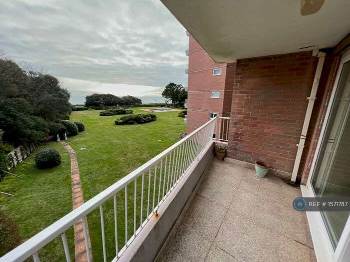 3 Bedroom Flat To Rent In Craghead, Bournemouth, BH1