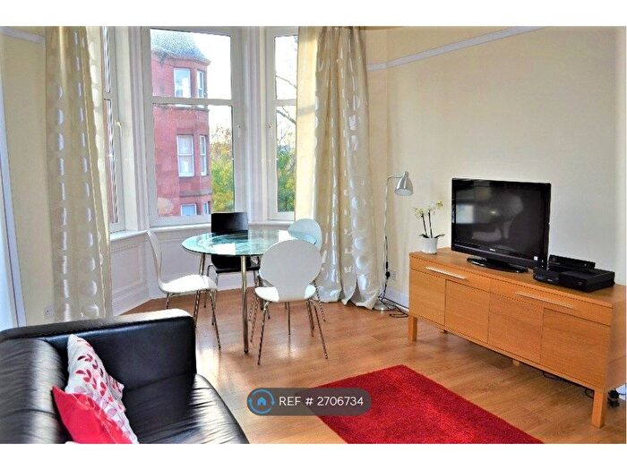 2 Bedroom Flat To Rent In Garrioch Crescent, Glasgow, G20