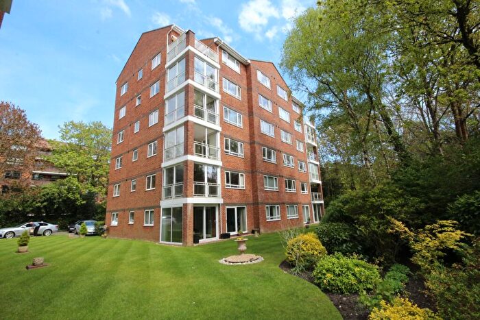 3 Bedroom Apartment For Sale In The Avenue, Poole, BH13