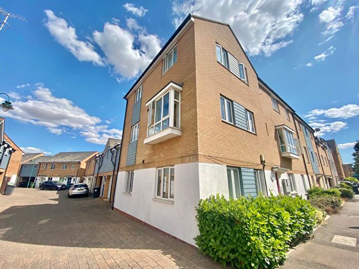 1 Bedroom Apartment For Sale In Delves Way, Hampton Centre, Peterborough, PE7