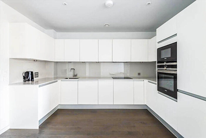 2 Bedroom Flat To Rent In Broadfield Lane, Kings Cross, London, NW1