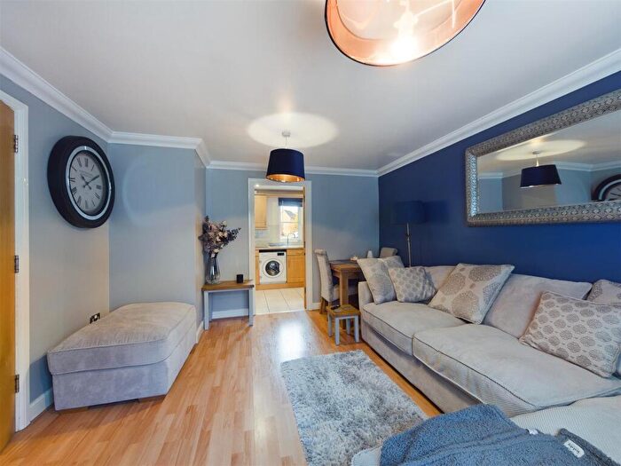2 Bedroom Apartment To Rent In San Marcos Drive, Chafford Hundred, Grays, RM16