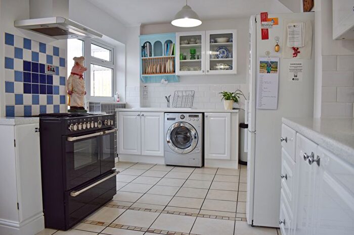 3 Bedroom Detached House For Sale In Markwick Close, Newark, NG24