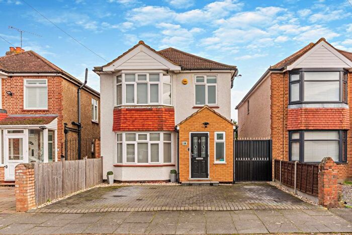 4 Bedroom Detached House To Rent In Ashford Crescent, Ashford, TW15