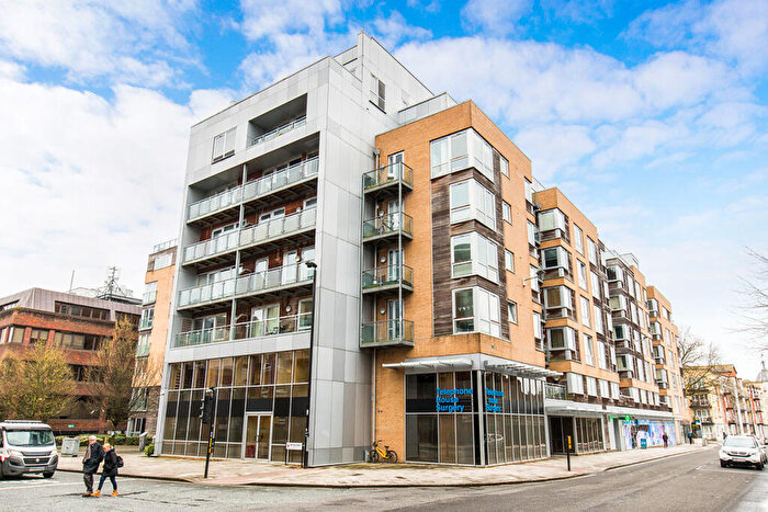 2 Bedroom Flat To Rent In High Street, Southampton, SO14