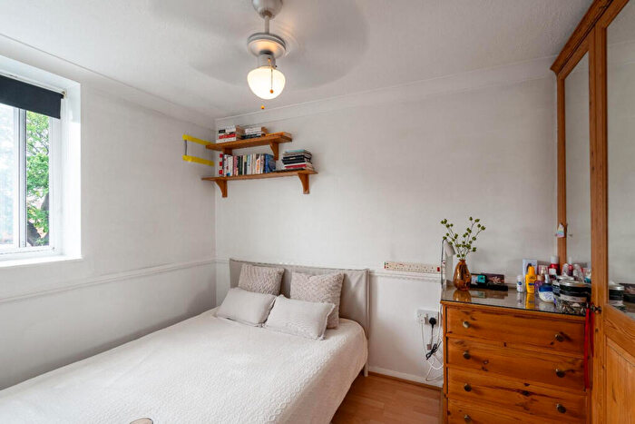 1 Bedroom Terraced House For Sale In Lilleshall Road, Morden, SM4