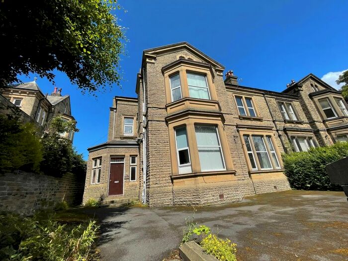 Studio To Rent In Park Drive, Huddersfield, HD1