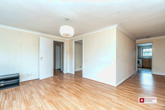 3 Bedroom Flat To Rent In Well Street, Homerton, Hackney, E9