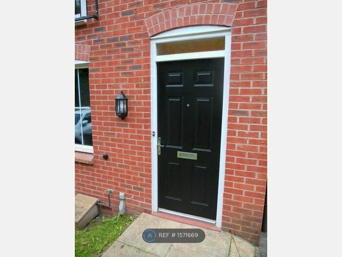3 Bedroom End Of Terrace House To Rent In Valley View, Newcastle-Under-Lyme, ST5