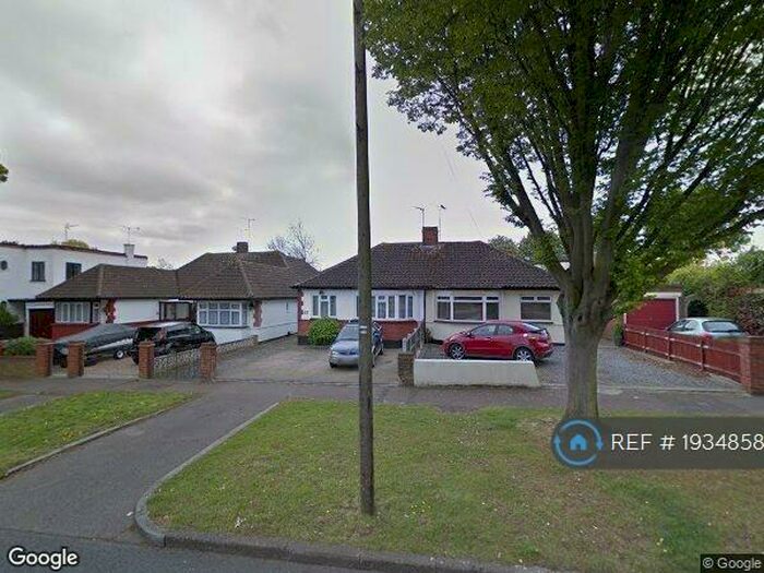 2 Bedroom Bungalow To Rent In Eastwood Road North, Leigh On Sea, SS9