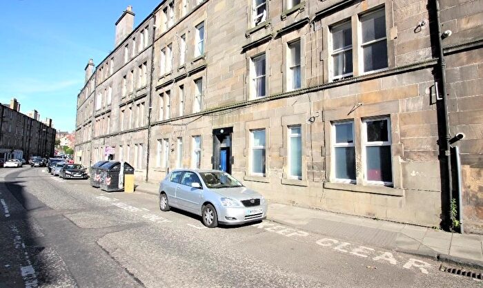 1 Bedroom Flat To Rent In / () Broughton Road, Edinburgh, EH7
