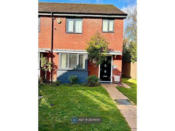 3 Bedroom Semi Detached House To Rent In Argyll Way, Smethwick, B66