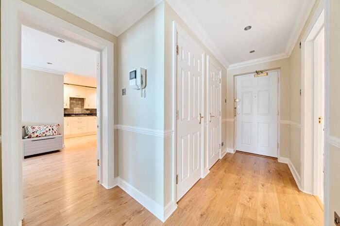 2 Bedroom Flat For Sale In Copers Cope Road, Beckenham, BR3