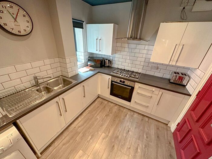 6 Bedroom Semi Detached House To Rent In Cheapside, L2