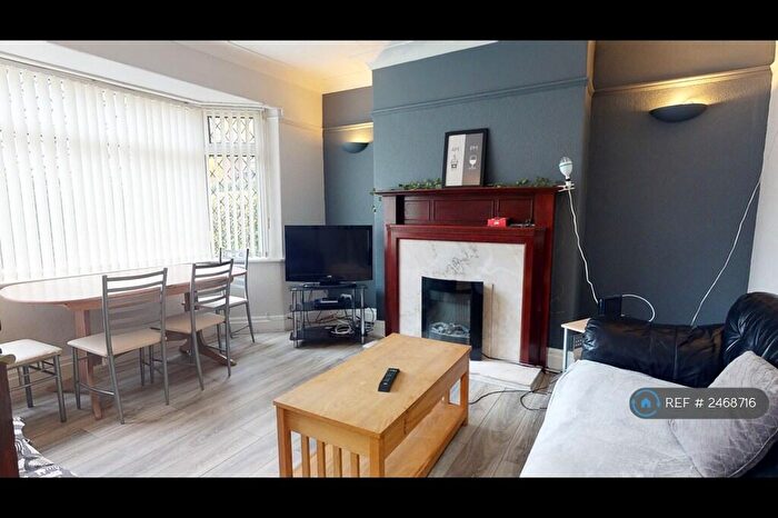 4 Bedroom Semi-Detached House To Rent In Ash Road, Leeds, LS6