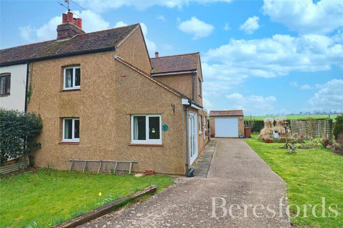 3 Bedroom Semi-Detached House For Sale In Batemans Cottages, Boyton Cross, CM1