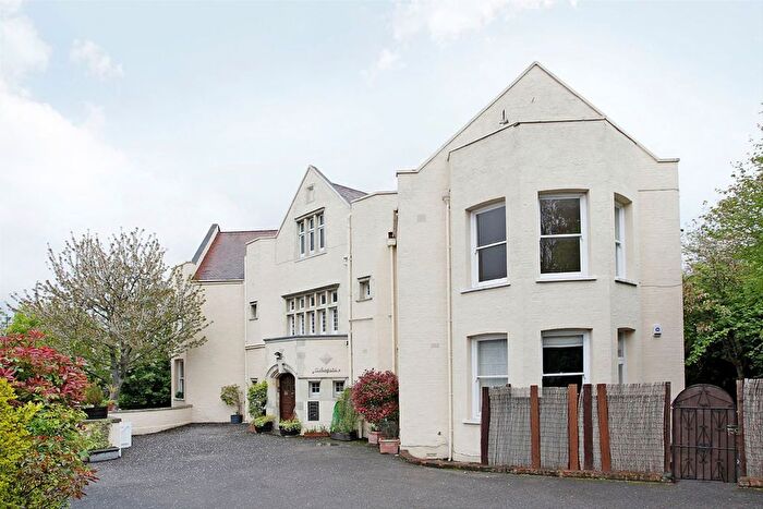 3 Bedroom Flat To Rent In Church Road, Wimbledon Village, SW19