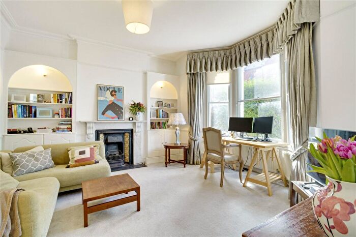 2 Bedroom Apartment For Sale In Northcote Road, SW11