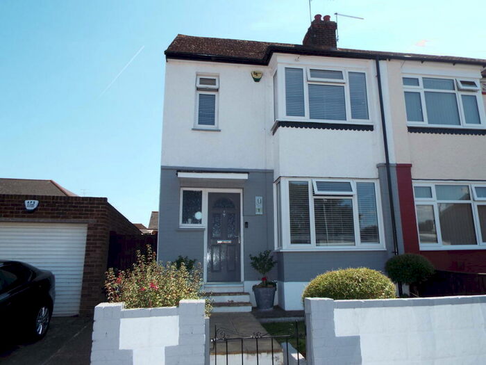 3 Bedroom House To Rent In Sharland Road, Gravesend, DA12
