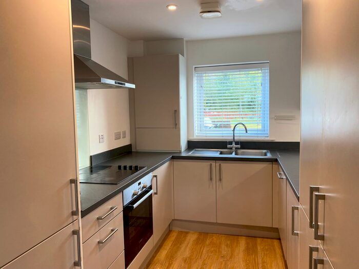 3 Bedroom Property To Rent In Rookfield Road, Faygate, Horsham, RH12