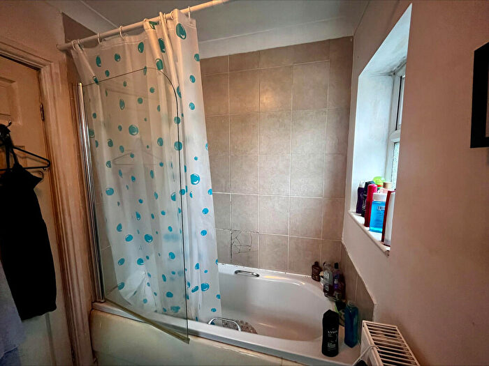 2 Bedroom Semi-Detached House For Sale In Lime Grove, Stapleford, Nottingham, NG9