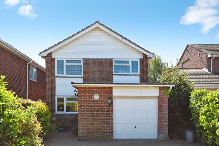 3 Bedroom Detached House For Sale In Peartree Lane, Doddinghurst, Brentwood, CM15