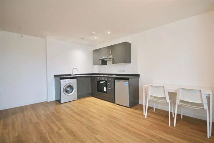 2 Bedroom Flat To Rent In Enterprise House, Isambard Brunel Road, Portsmouth, PO1