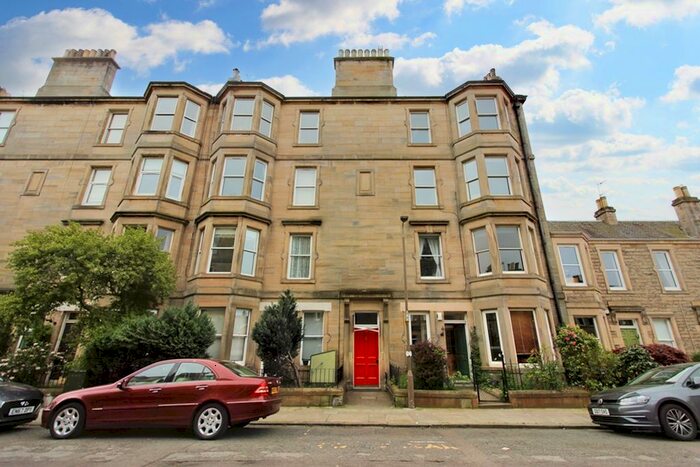 2 Bedroom Flat To Rent In Darnell Road, Edinburgh, EH5