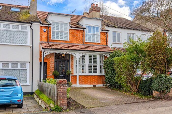 3 Bedroom Terraced House For Sale In Oakleigh Park Drive, Leigh-On-Sea, SS9