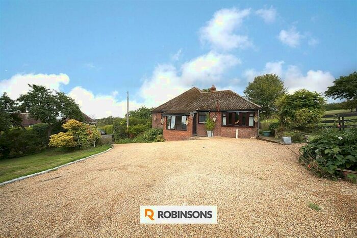 4 Bedroom Bungalow For Sale In Tring Road, Dunstable, LU6