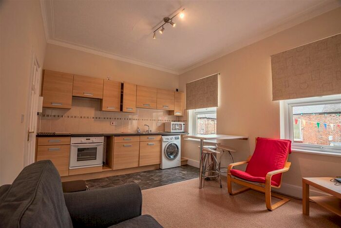 2 Bedroom Flat To Rent In Bishopthorpe Road, York, YO23