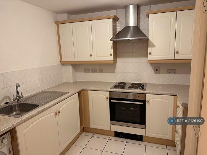 2 Bedroom Flat To Rent In Actonville Avenue, Wythenshawe, Manchester, M22