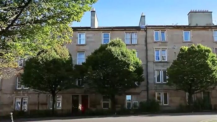 3 Bedroom Flat To Rent In Fowler Terrace, Edinburgh, EH11