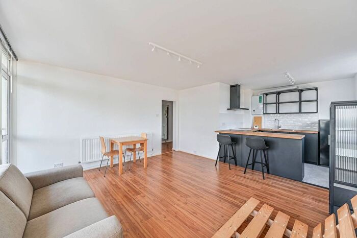 1 Bedroom Flat To Rent In Lothian Road, Oval, London, SW9