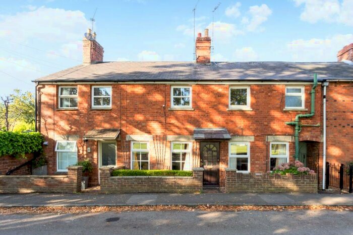 2 Bedroom Cottage To Rent In Strawberry Terrace, Bloxham, OX15