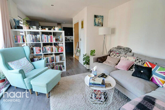 2 Bedroom Apartment To Rent In Wideford Drive, Romford, RM7