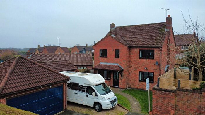 4 Bedroom Detached House For Sale In Woodsorrel Drive, Oakwood, Derby, DE21