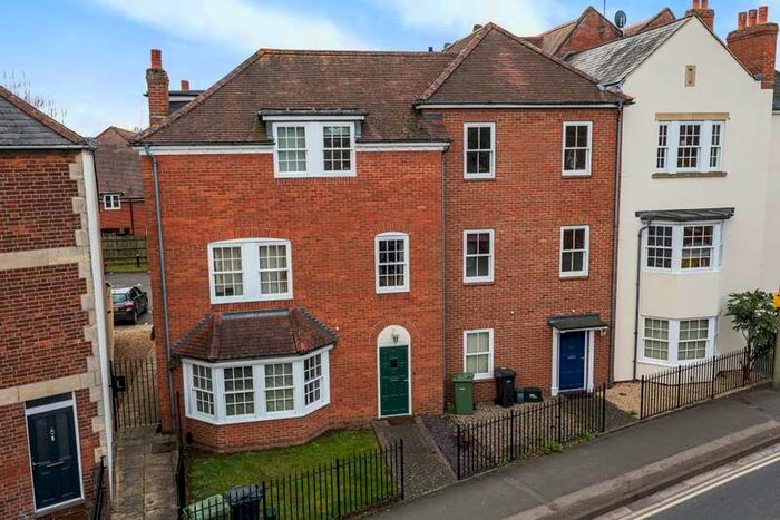 2 Bedroom Apartment To Rent In Vineyard, Abingdon, OX14