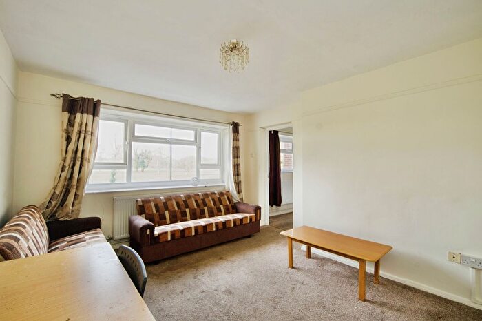 1 Bedroom Flat For Sale In Forest View Road, Manor Park, London, E12