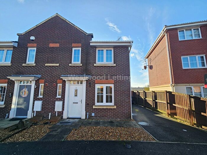 3 Bedroom Semi-Detached House To Rent In Chillington Way, Stoke On Trent, ST6
