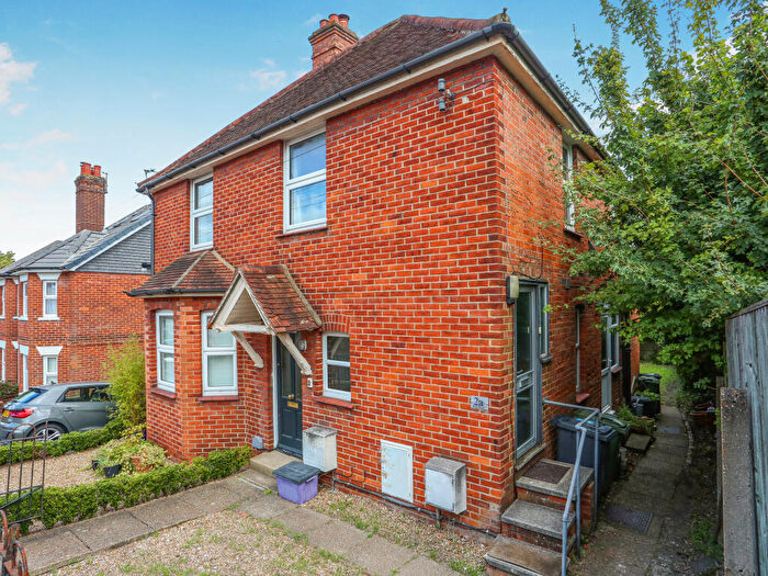 3 Bedroom Maisonette To Rent In Bray Rd, Guildford, GU2