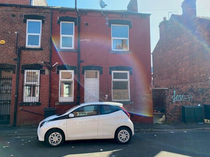 1 Bedroom Property To Rent In Shafton Street, Beeston, Leeds, LS11