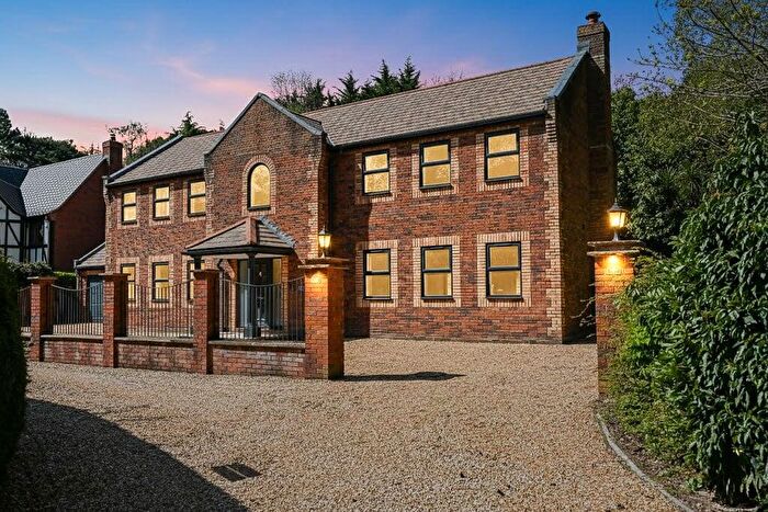 4 Bedroom Detached House For Sale In Davids Lane, Ringwood, BH24