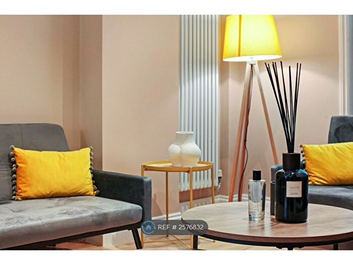 2 Bedroom Flat To Rent In Eversholt Street, London, NW1