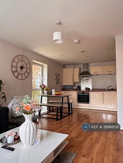2 Bedroom Flat To Rent In Sheen Gardens, Manchester, M22