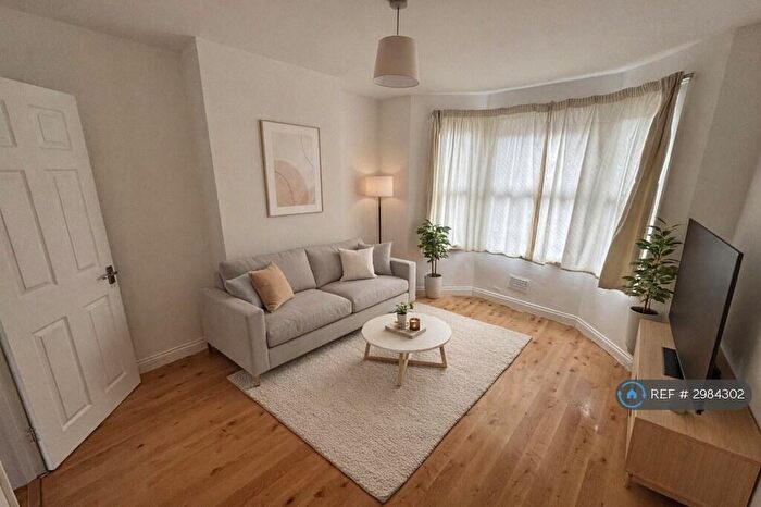 3 Bedroom End Of Terrace House To Rent In Kensington Road, Reading, RG30