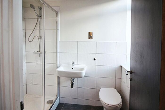 2 Bedroom Flat To Rent In Cape Street, Bradford, BD1